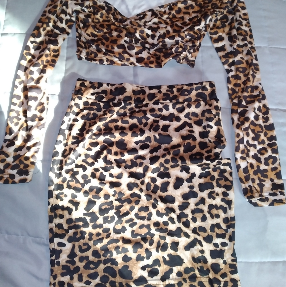 Two piece - Picture 2 of 2